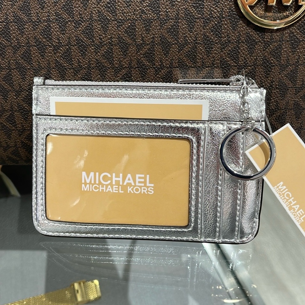 MICHAEL KORS
Jet Set Travel Small Top Zip Coin Pouch With ID
Silver 
NWT - Picture 7 of 16